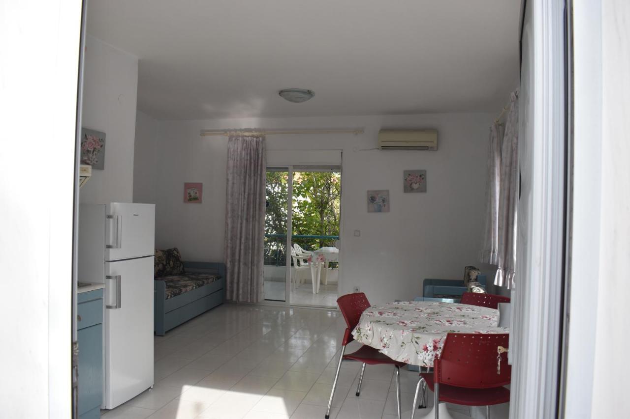 Niki Apartments Polychrono Extérieur photo